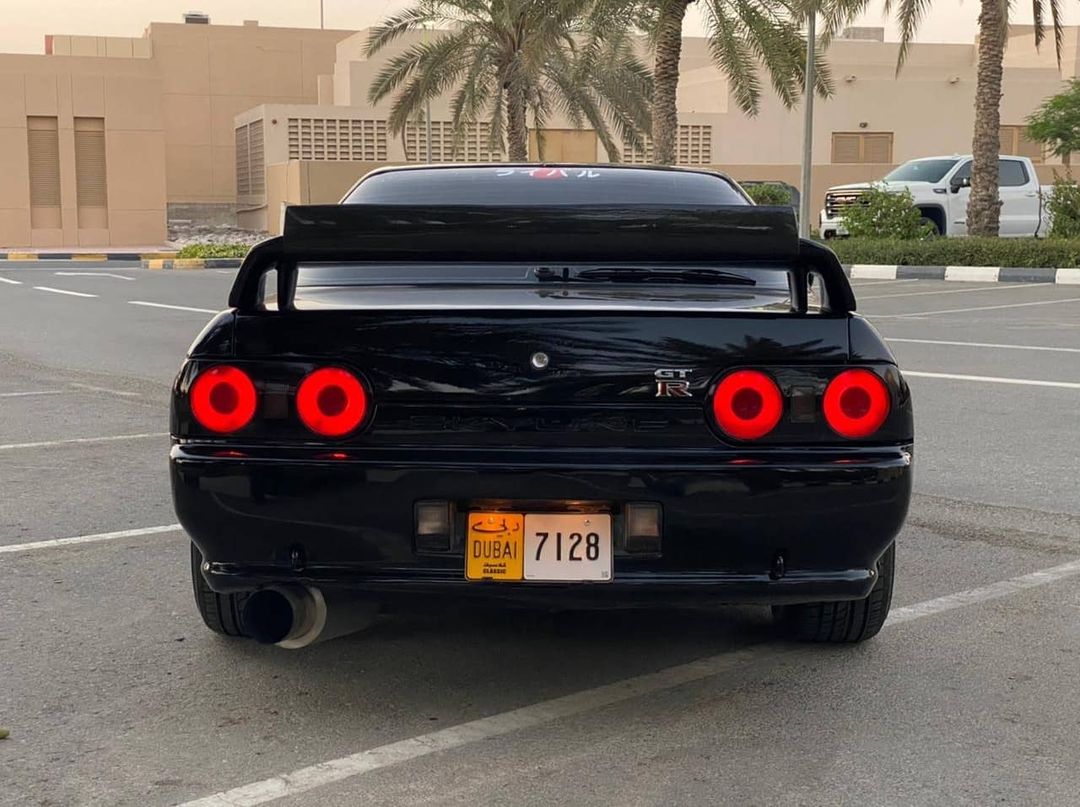 Nissan Skyline R32 GT-S (converted to GT-R) – JDM Emirates