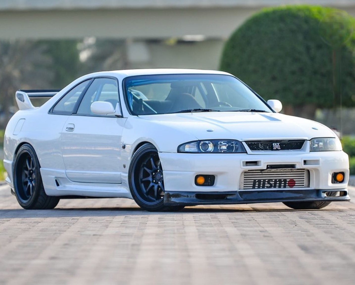 Nissan Skyline R33 GT-R (330hp) – JDM Emirates