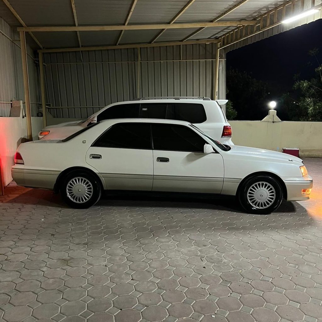 Toyota Crown Royal Saloon