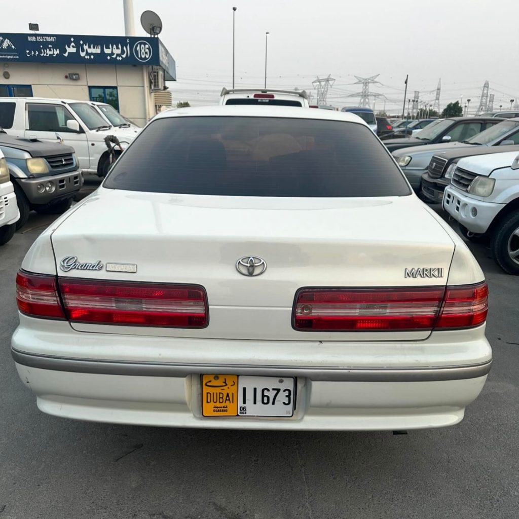 Toyota Mark II Grande (JZX100)