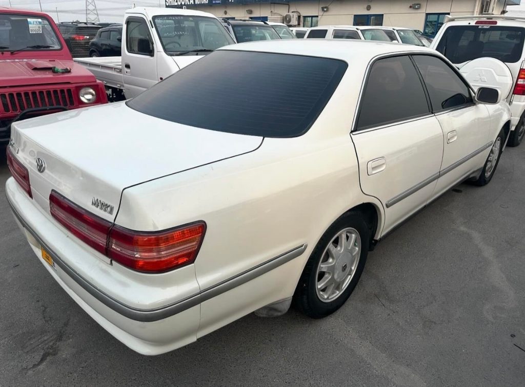 Toyota Mark II Grande (JZX100)