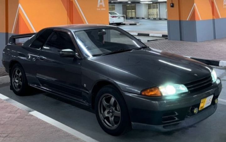 Nissan Skyline R32 GT-R (Midori Garage)