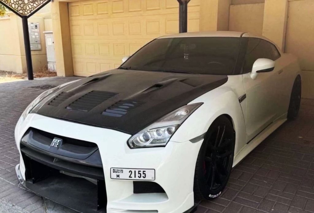 Nissan GT-R