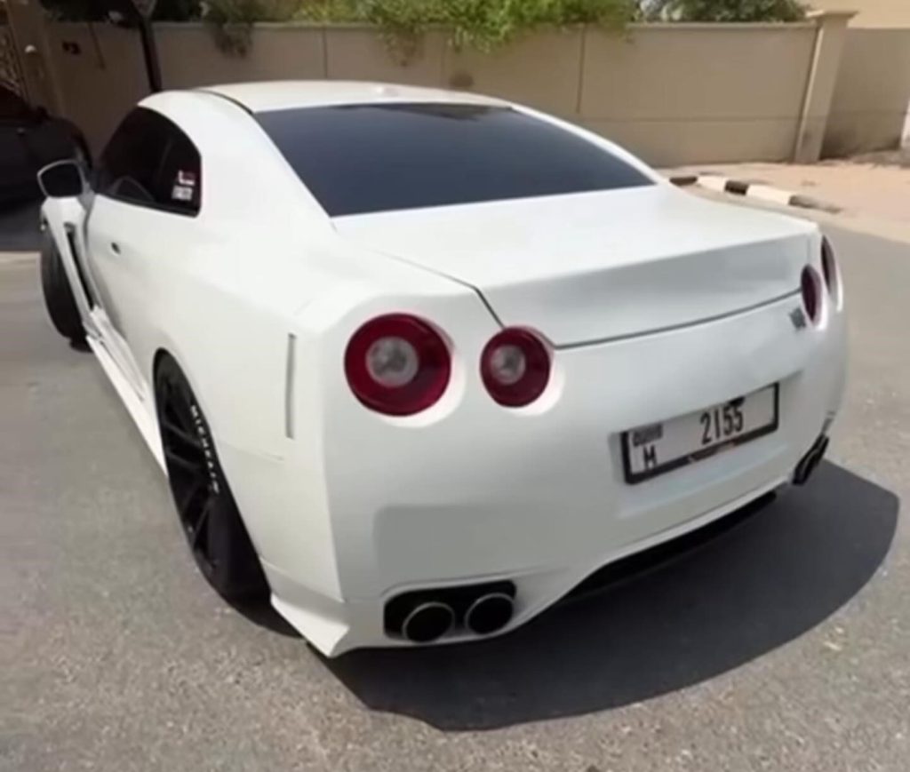 Nissan GT-R